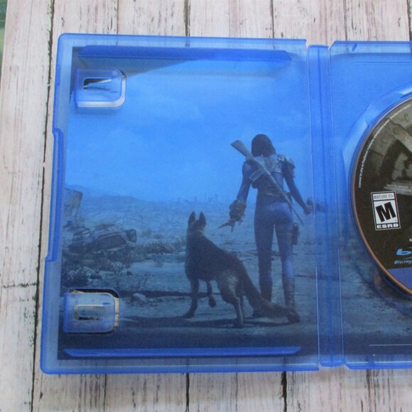 Fall Out 4 Sony PS4 Video Game Disc and Case - Picture 2 of 5